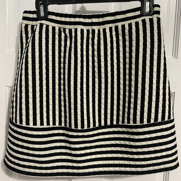 Black & White Striped Skirt - Size M - Picture 2 of 4